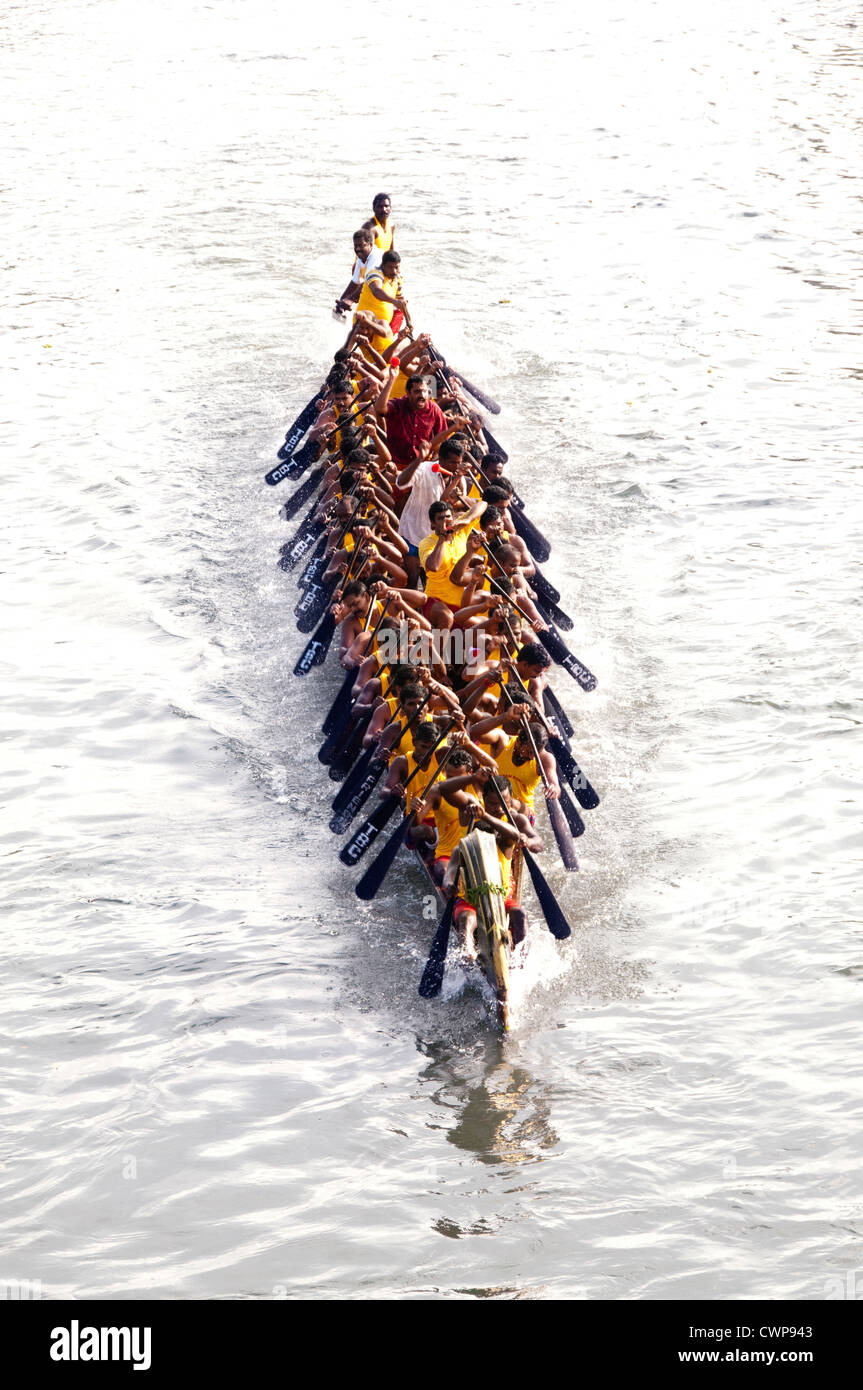 Churulan Vallam boat race, Bamboostix Banque D'Images