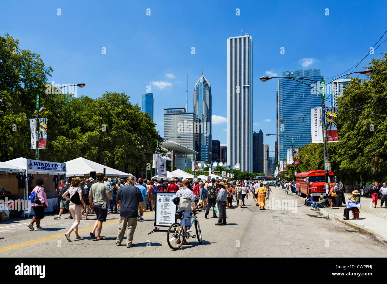 South Columbus Drive le premier jour du Chicago Blues Festival 2012, Grant Park, Chicago, Illinois Banque D'Images