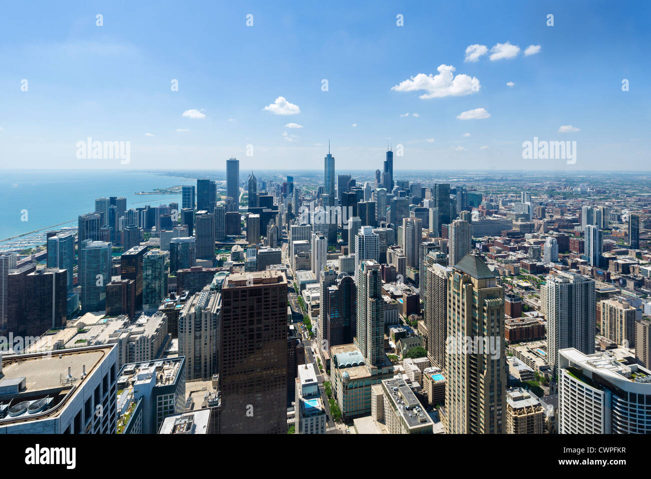 L'horizon de la ville à la recherche de l'observatoire du sud sur le John Hancock Building de Chicago ( 360 ), N Michigan Avenue, Chicago, Illinois, États-Unis Banque D'Images