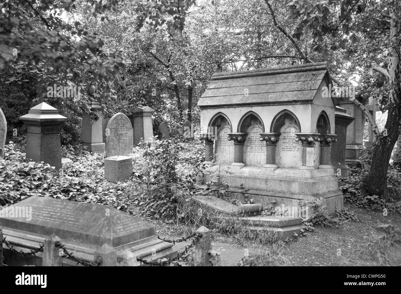 Cimetiere Jardin Abney Stoke Newington Londres Royaume Uni Image En Noir Et Blanc Photo Stock Alamy