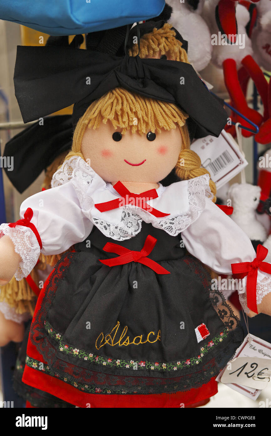 Poupée portant le costume traditionnel d'Alsace, France Photo Stock - Alamy