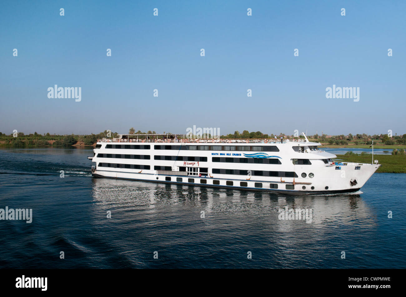 Bateau de croisière Nil Egypte entre Louxor et Assouan Banque D'Images