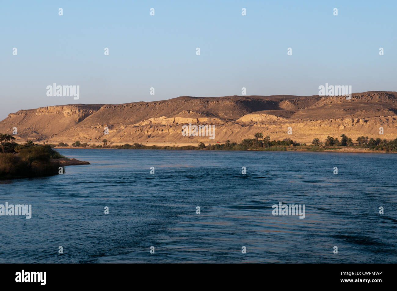 Paysage Rivière du Nil entre Louxor et Assouan en Egypte Banque D'Images