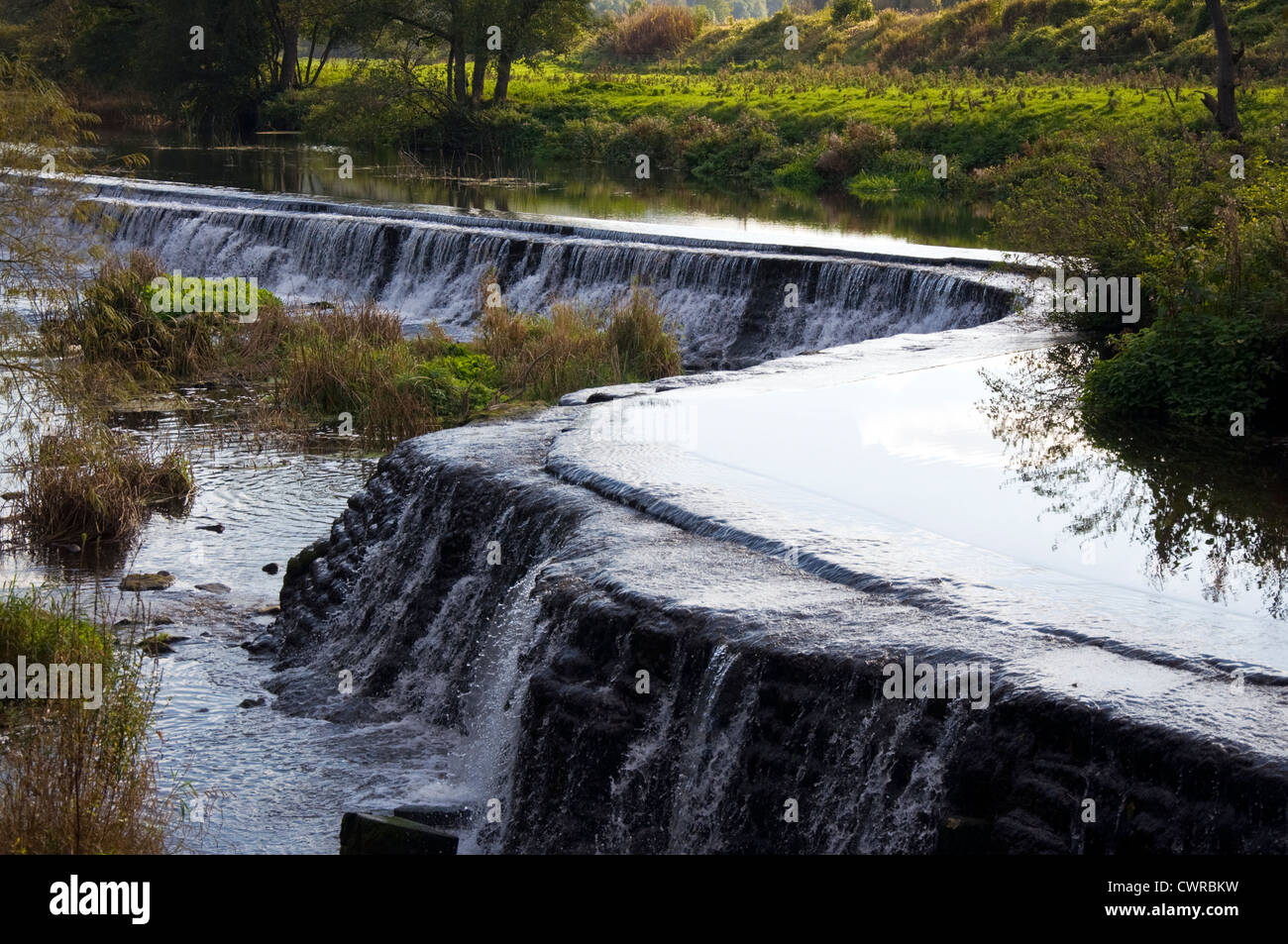 Warleigh Weir sur la rivière Avon Banque D'Images