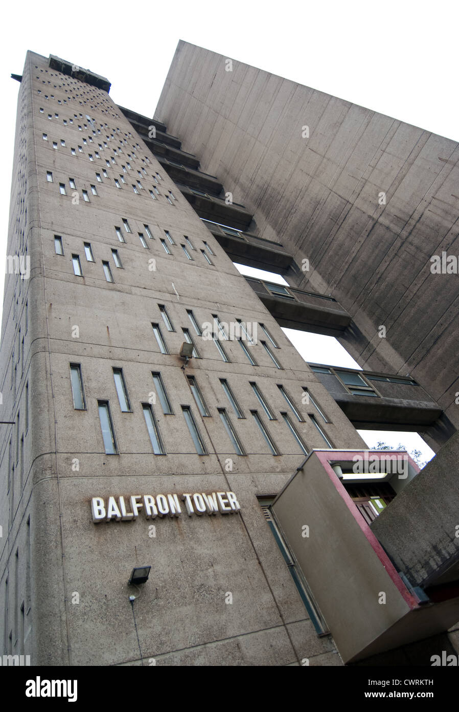 Balfron Tower, un bloc d'habitation de 27 étages à Poplar, district de l'arrondissement londonien de Tower Hamlets dans l'East End de Londres Banque D'Images