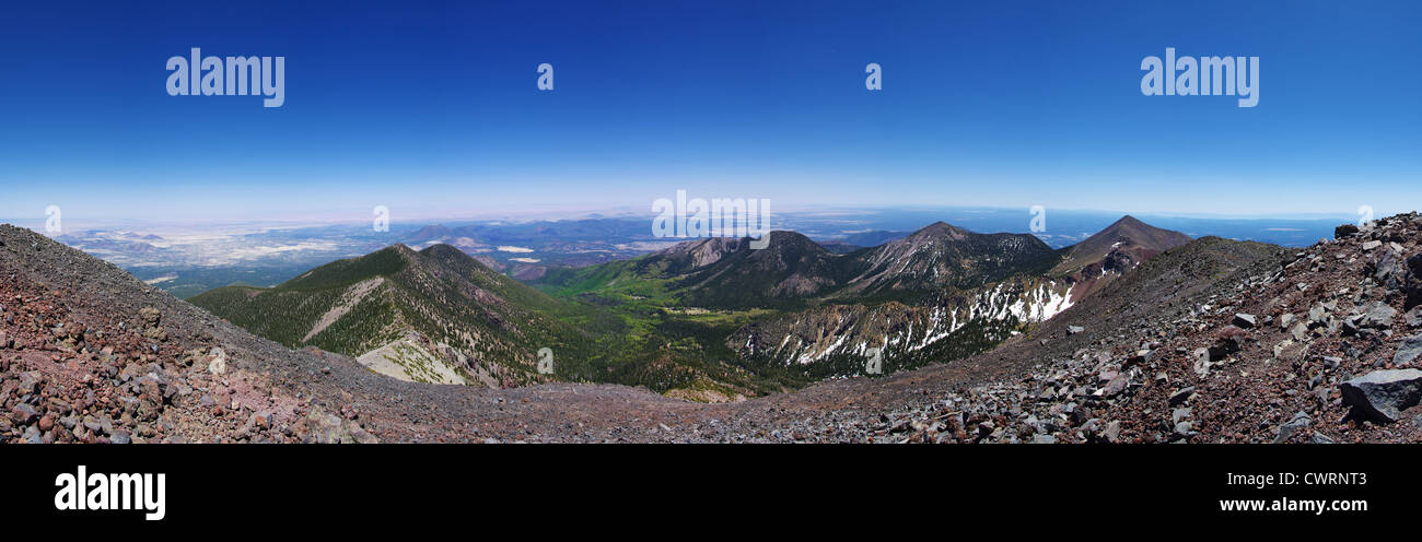 Panorama depuis le sommet du mont Humphreys, la plus haute montagne en Arizona Banque D'Images