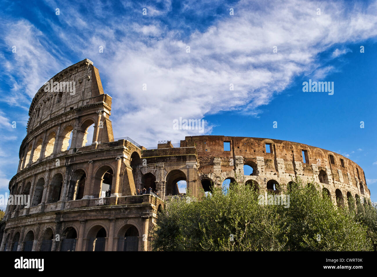 Le Colisée à Rome sur un fond nuageux. Banque D'Images