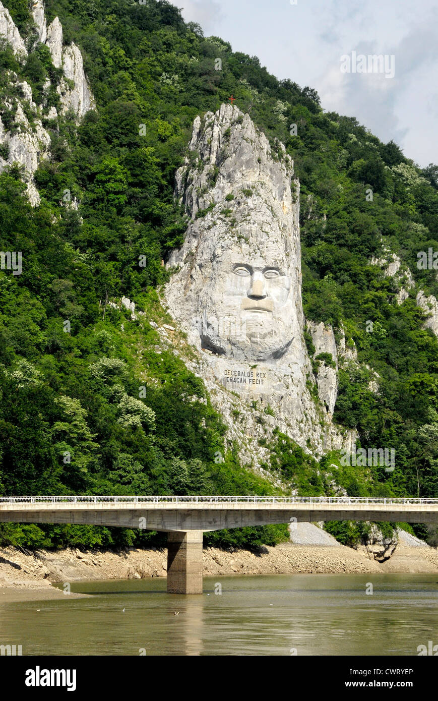 Rex Decebalus sculpture falaise dans les gorges des Portes de fer sur le Danube entre la Roumanie et la Serbie Banque D'Images