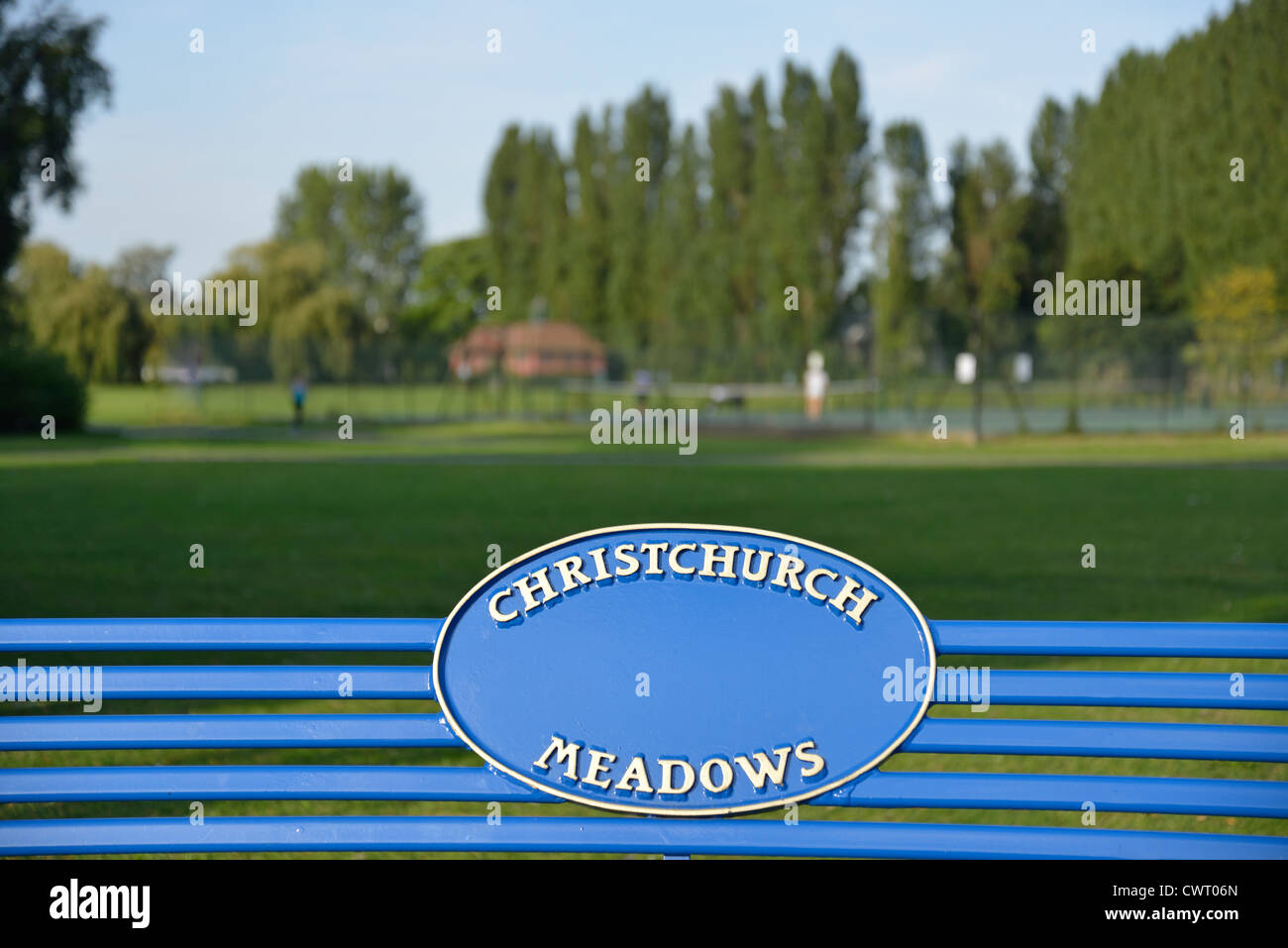 Christchurch Meadows signe sur banc de parc, prés de Christchurch, Caversham, Reading, Berkshire, Angleterre, Royaume-Uni Banque D'Images