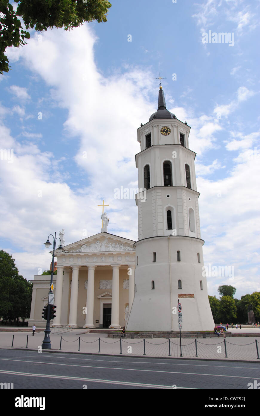 La cathédrale de Vilnius et beffroi, Place de la Cathédrale, Vilnius, Lituanie. Banque D'Images