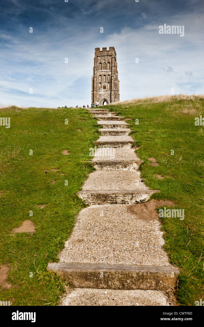 St Michael's Tower sur Tor de Glastonbury dans le Somerset en Angleterre. Banque D'Images