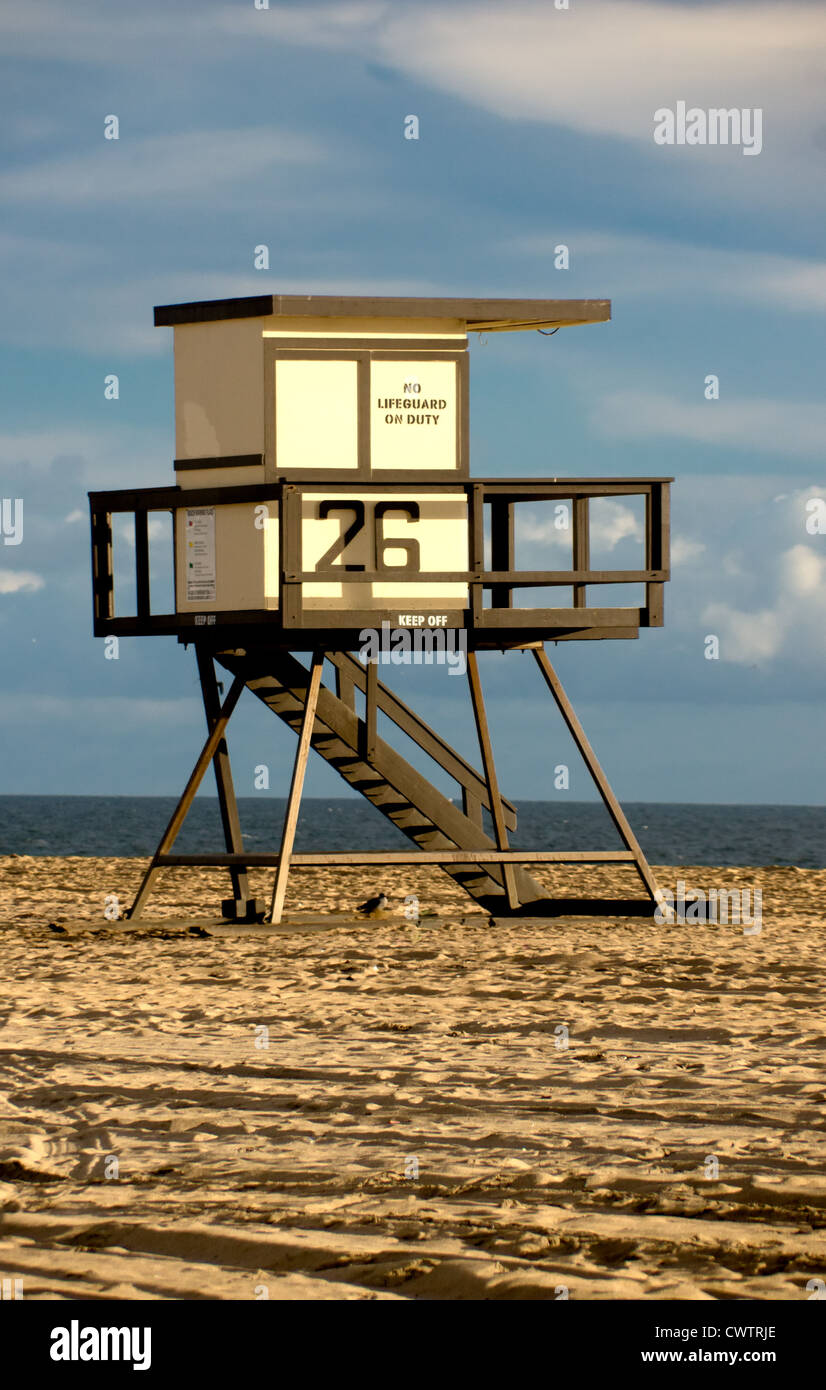 Image panoramique de Huntington Beach Lifeguard Tower Banque D'Images