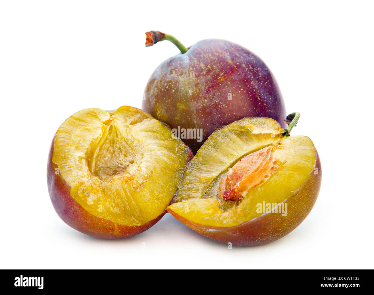 Prune isolé sur fond blanc Banque D'Images