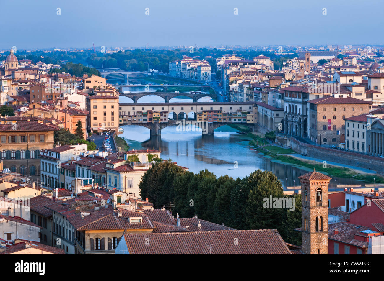 Vue sur la ville de Ponte Vecchio Florence Toscane Italie Banque D'Images
