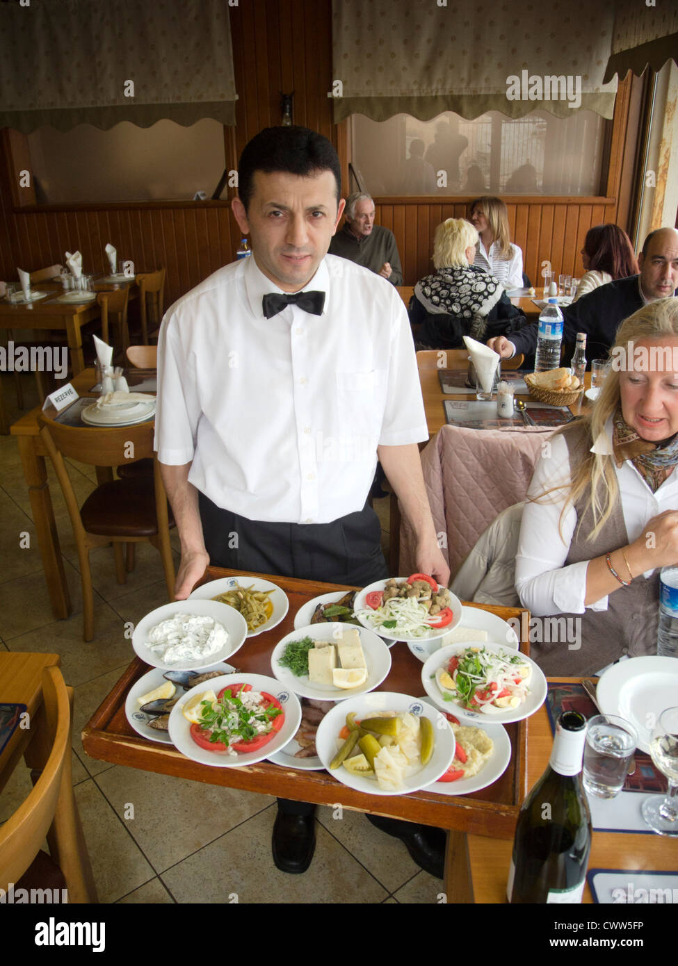 La Turquie, Istanbul, Kuzguncuk, Fischrestaurant Izmet Baba, Meze, die Vorspeisen Banque D'Images