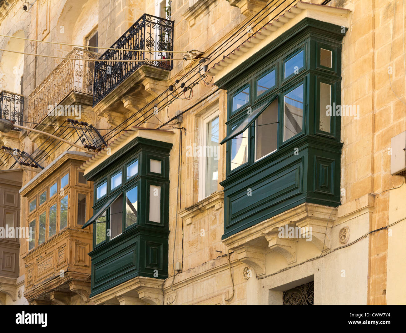 Vu de l'architecture maltaise sur les rues de l'île de Malte, mer Méditerranée Banque D'Images