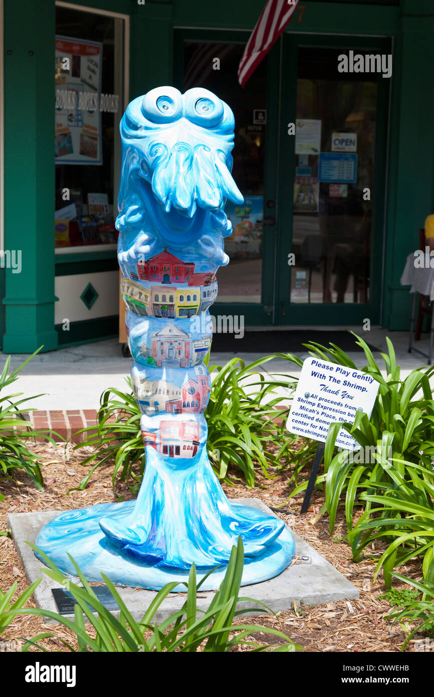 Crevettes peint de couleurs vives, sculpture, partie de l'expression de la crevette Projet de charité, au lieu de Michée à Fernandina Beach, Floride Banque D'Images