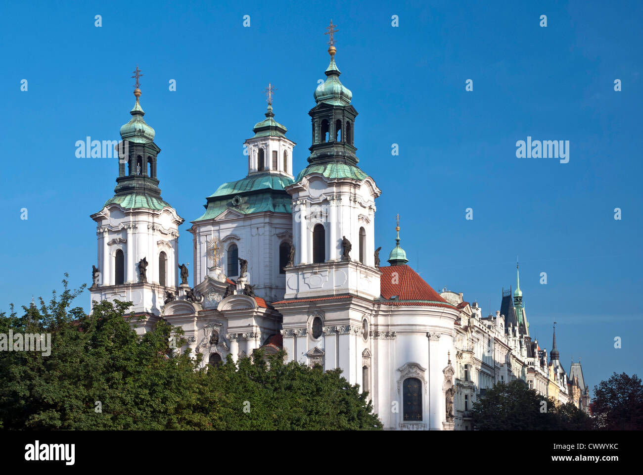 Église Saint Nicolas (Kostel Sv. Mikulase) - Place de la vieille ville - Prague Banque D'Images