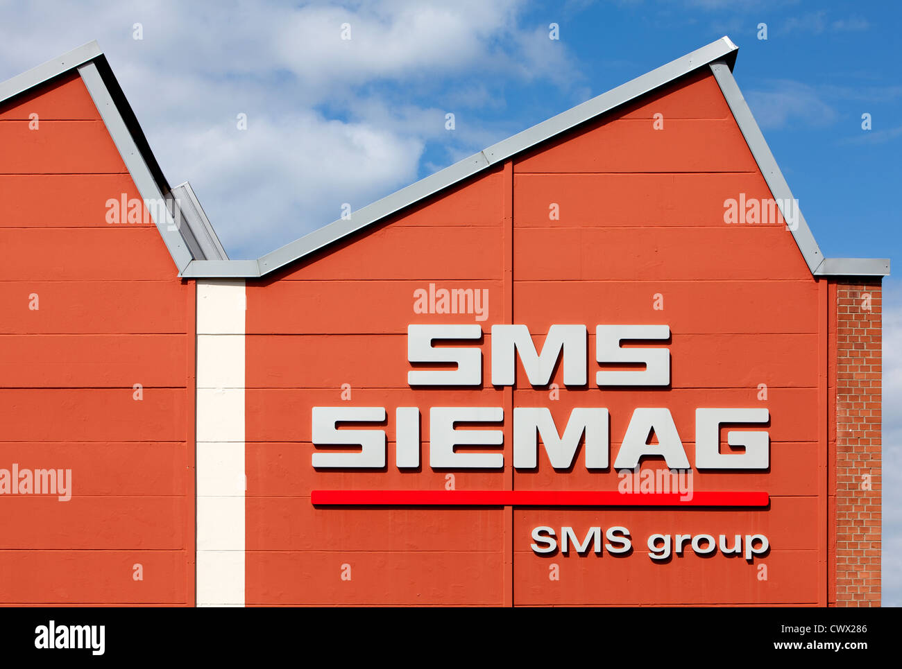 Logo de l'entreprise du SMS Siemag AG sur l'immeuble à Tübingen, Rhénanie du Nord-Westphalie, Allemagne, Europe Banque D'Images