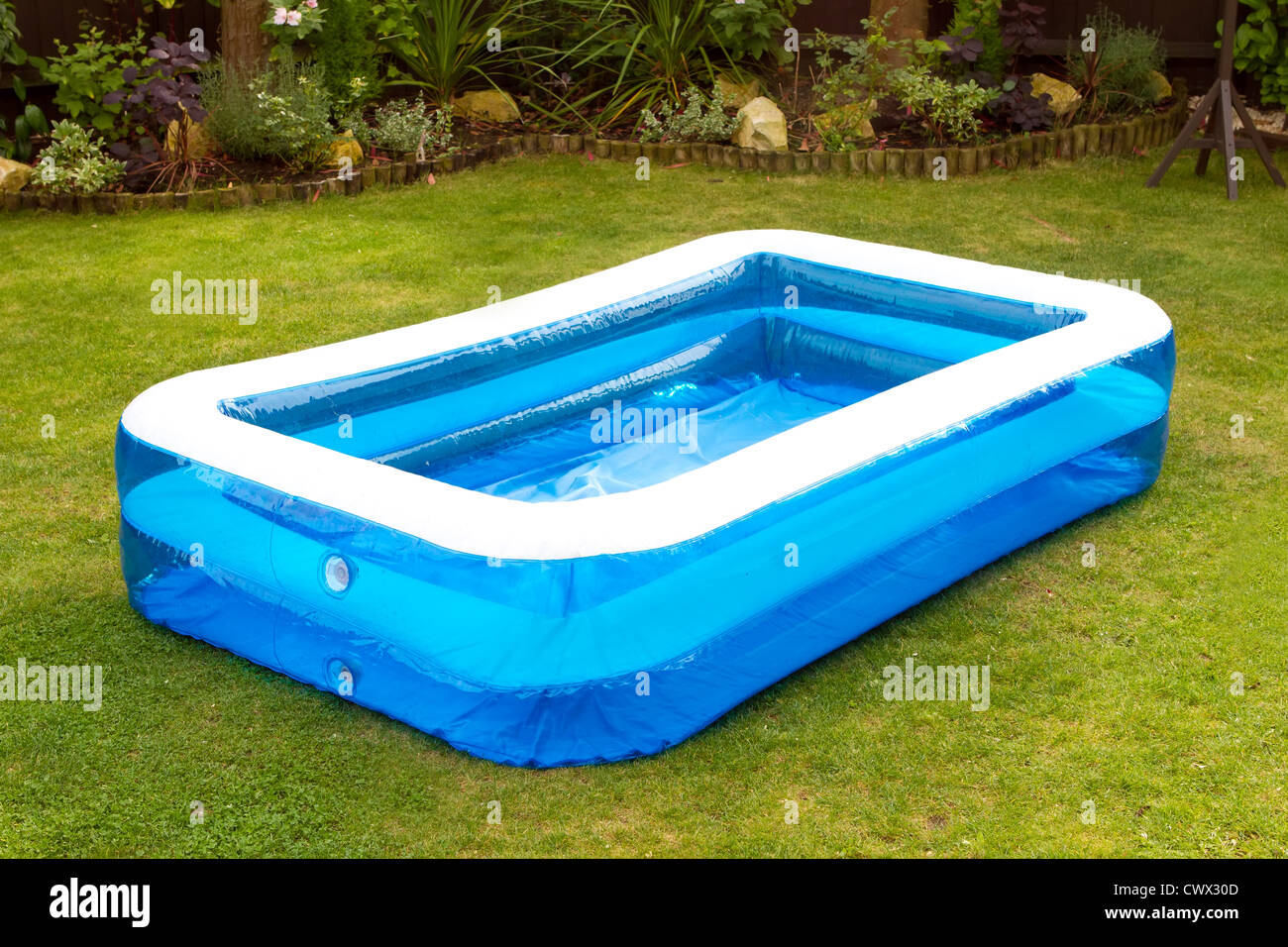 photo piscine gonflable jardin