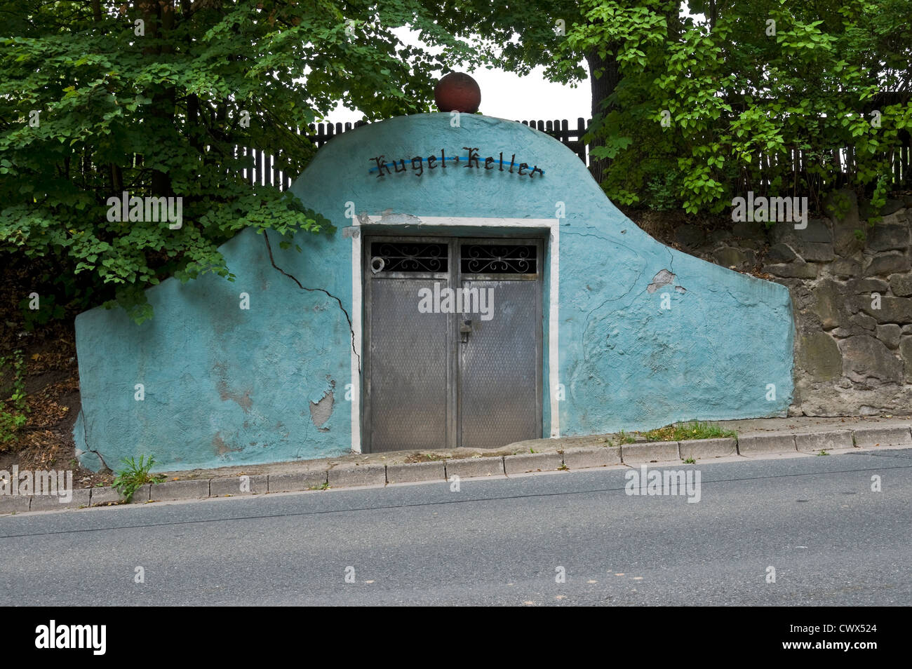 Cave à bière sur le Kellerberg à Höchstadt Aisch, Franconia, Bavaria, Germany. Banque D'Images