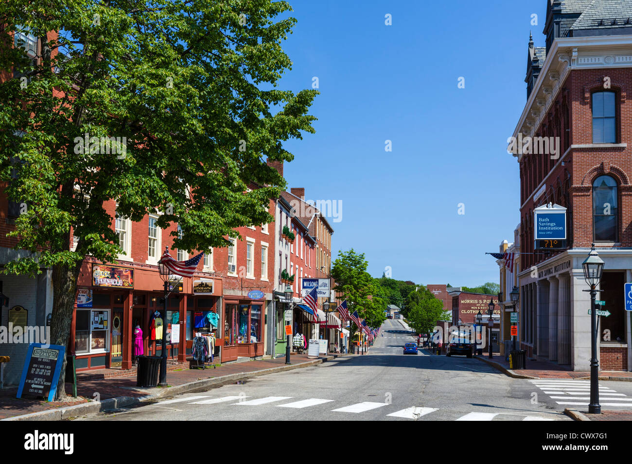 Vue vers le bas, rue Front à la ville historique de Bath, Maine, USA Banque D'Images