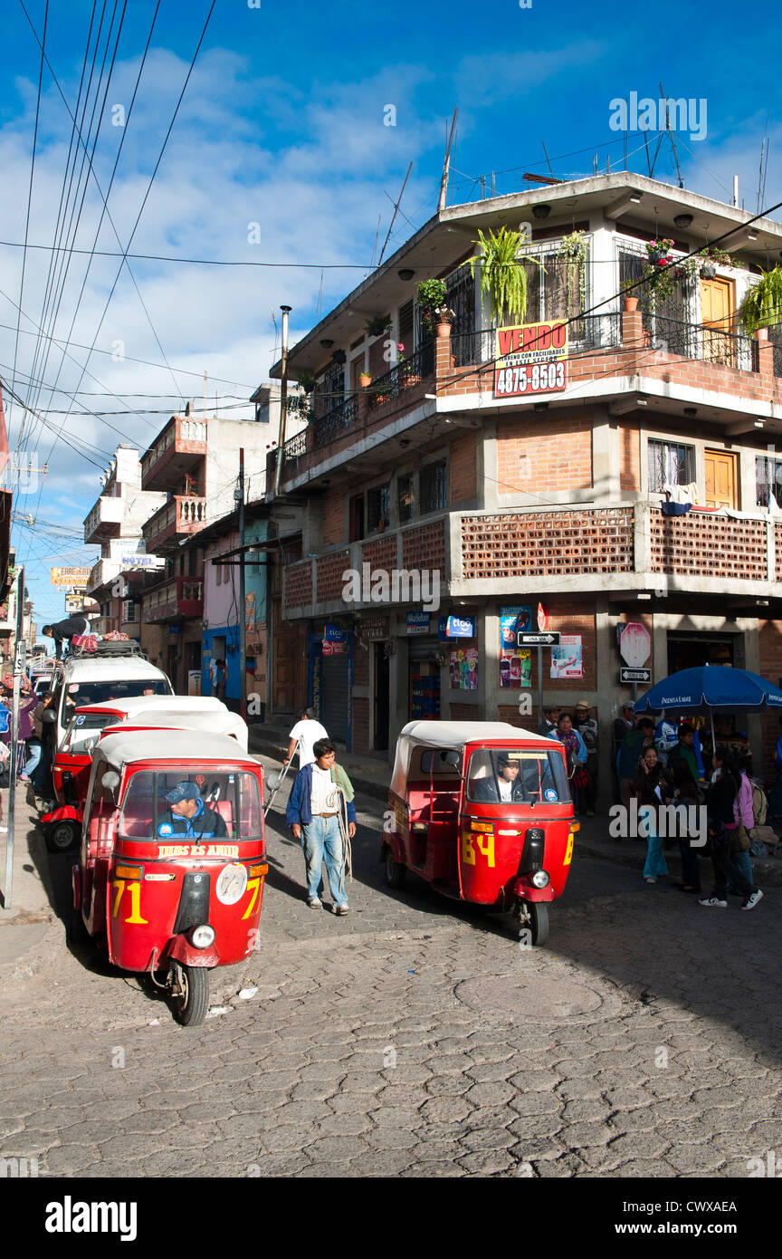 Guatemala, Chichicastenango. Tuk Tuks. Banque D'Images