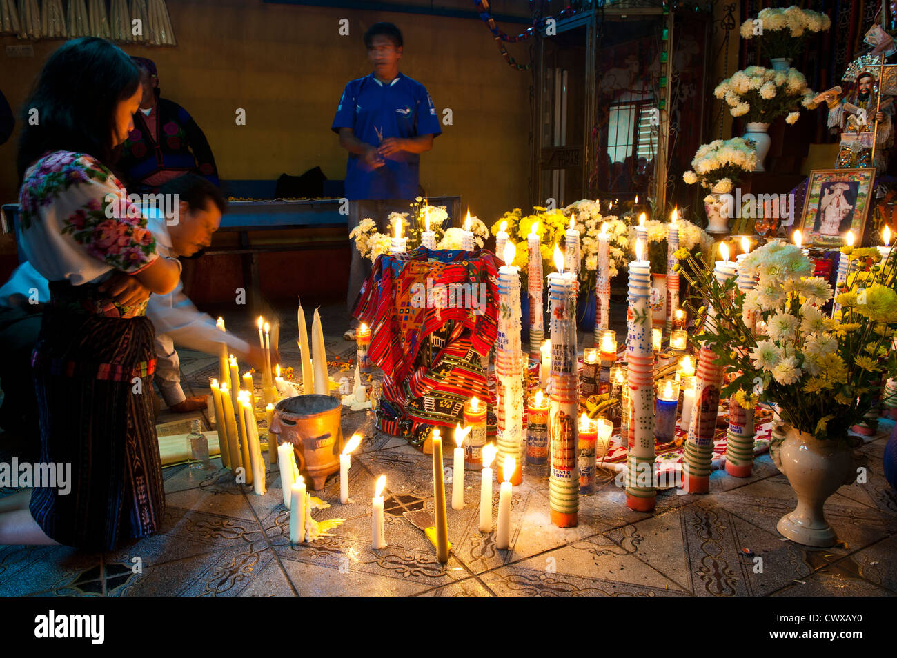 Guatemala, Chichicastenango. Cérémonie Maximon maya le Jour des Morts. Banque D'Images