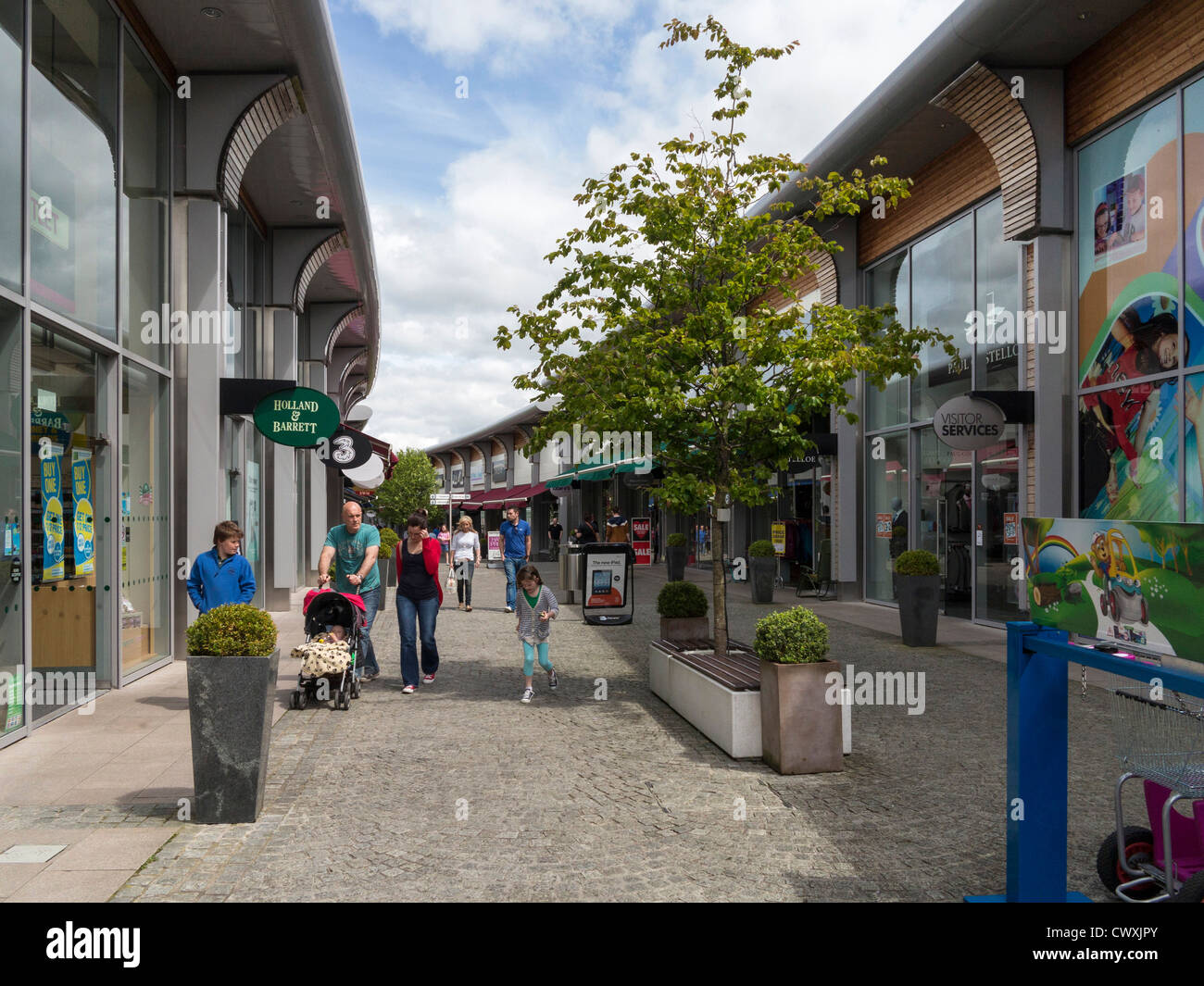 Les consommateurs à la sortie, Banbridge, comté de Down, Irlande du Nord Banque D'Images