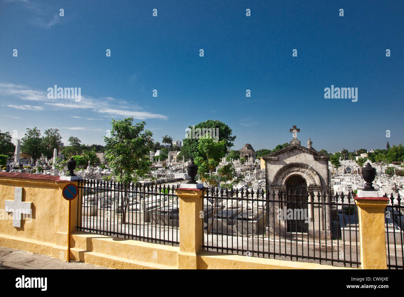 L'immense cimetière Colon abrite aujourd'hui les vestiges de presque autant qu'il y a de résidents vivant dans la ville de La Havane, Cuba. Banque D'Images