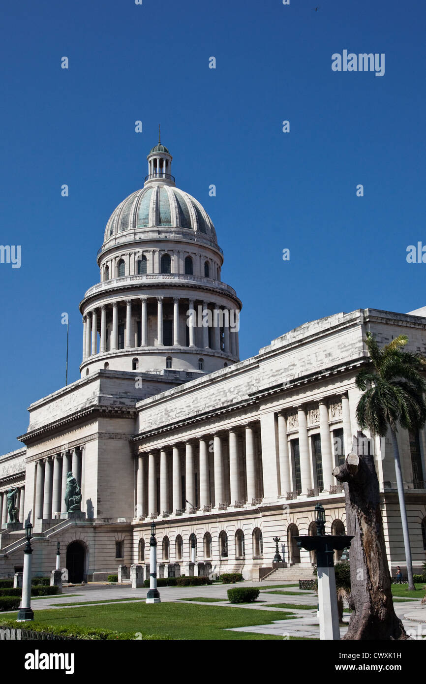 L'impressionnant bâtiment Capitolio à La Havane est un magnifique monument. Banque D'Images