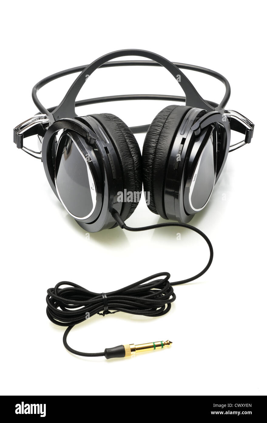 Le casque noir sur fond blanc, isolé. Banque D'Images