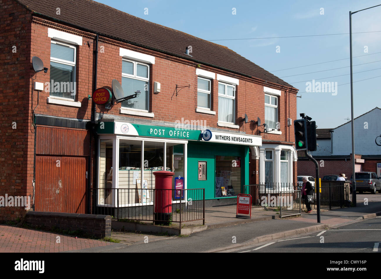 Bureau de poste et de marchands de shop dans Main Street, Bilton, Rugby,  Warwickshire UK Photo Stock - Alamy