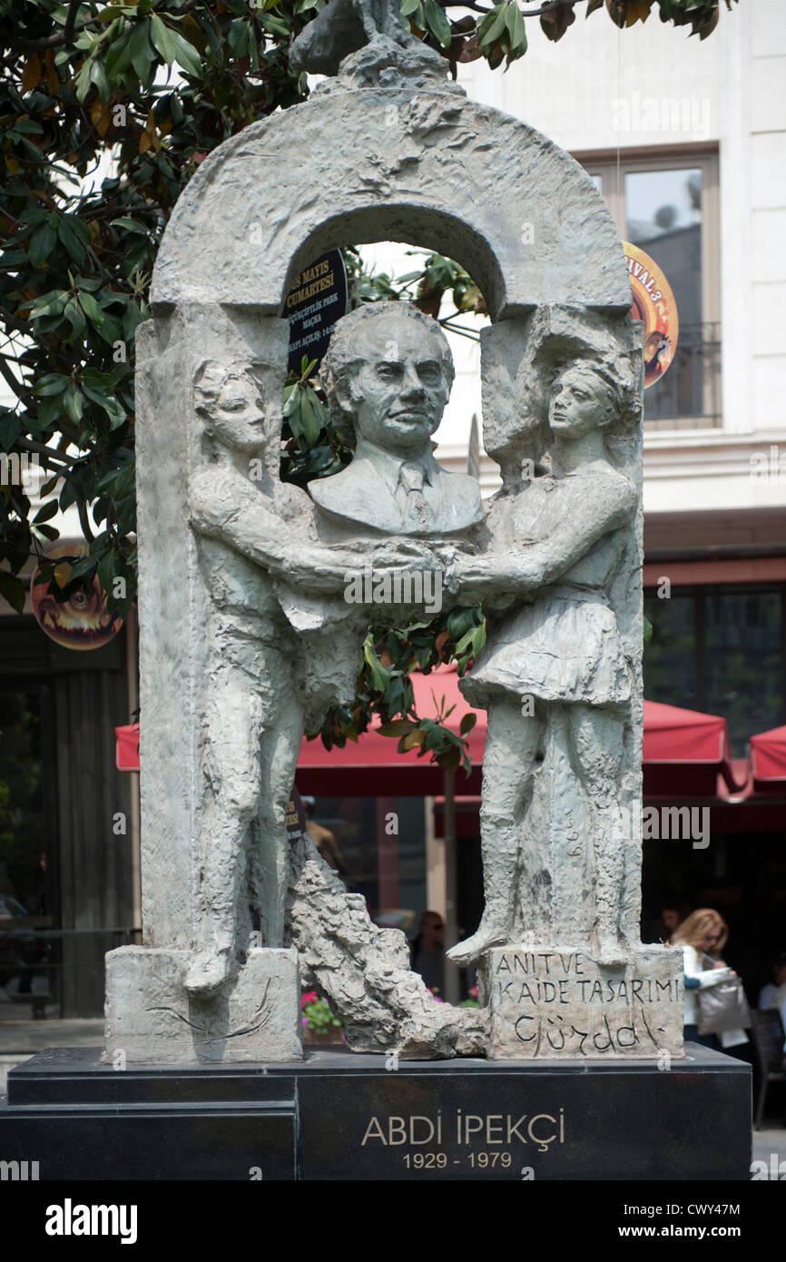 La Turquie, Istanbul, Abdi Ipekci Caddesi, Nisantasi, Denkmal für Abdi Ipekci. Banque D'Images