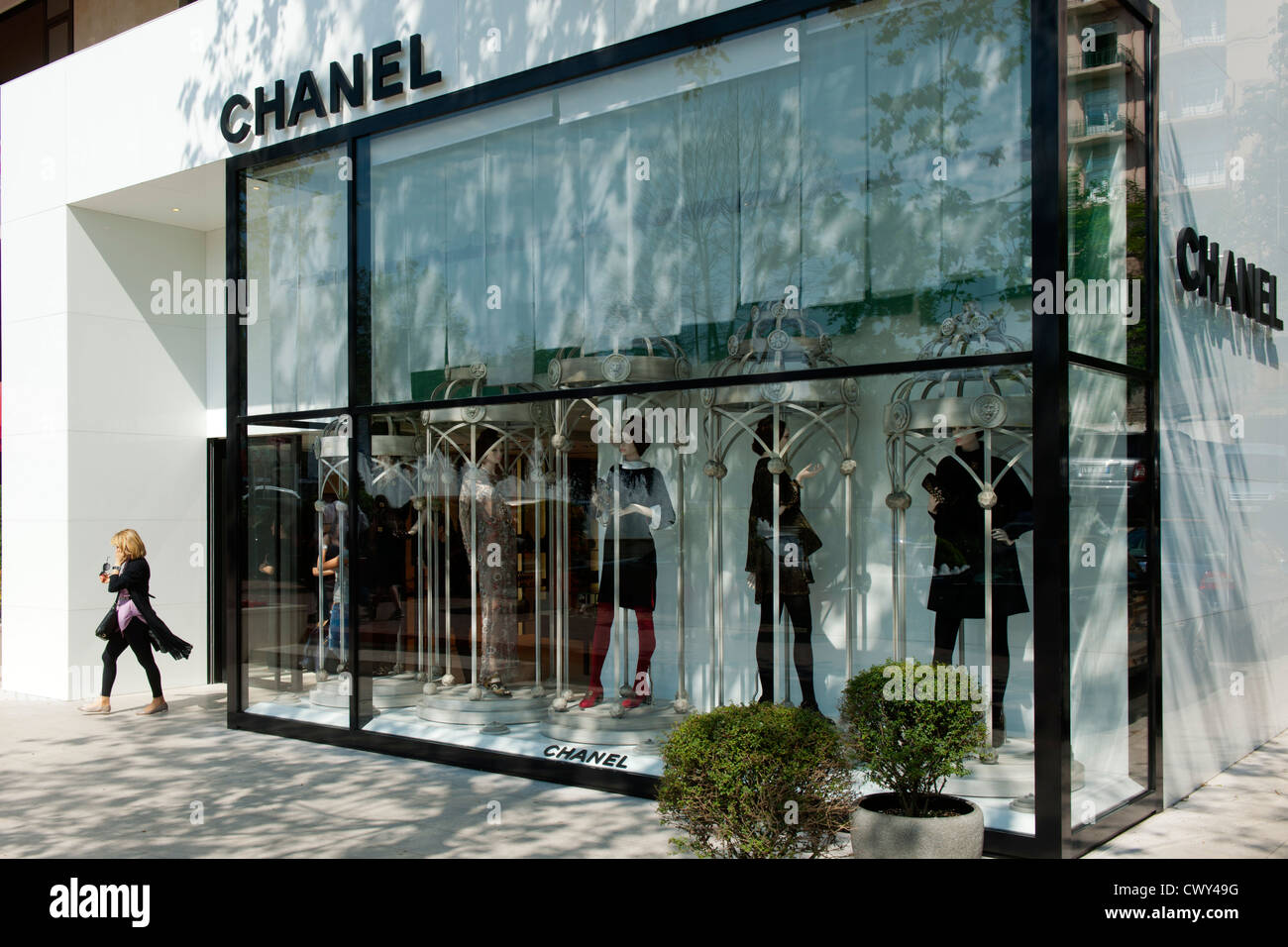 La Turquie, Istanbul, Abdi Ipekci Caddesi, Nisantasi, Kundin Coco Chanel Boutique vor Banque D'Images