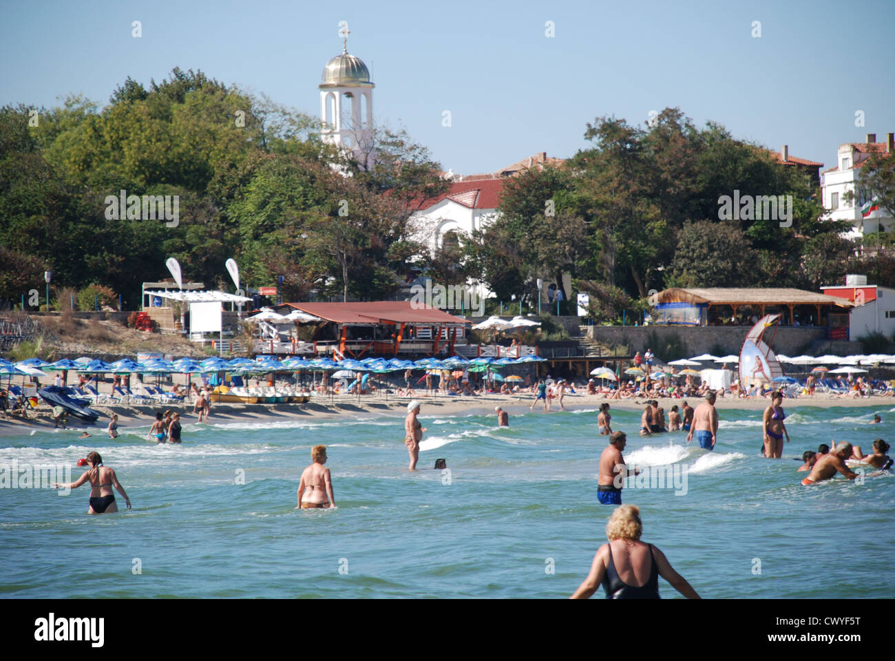 Baignade dans la mer Noire à Sozopol en Bulgarie. Photo par : Adam Alexander/Alamy Banque D'Images