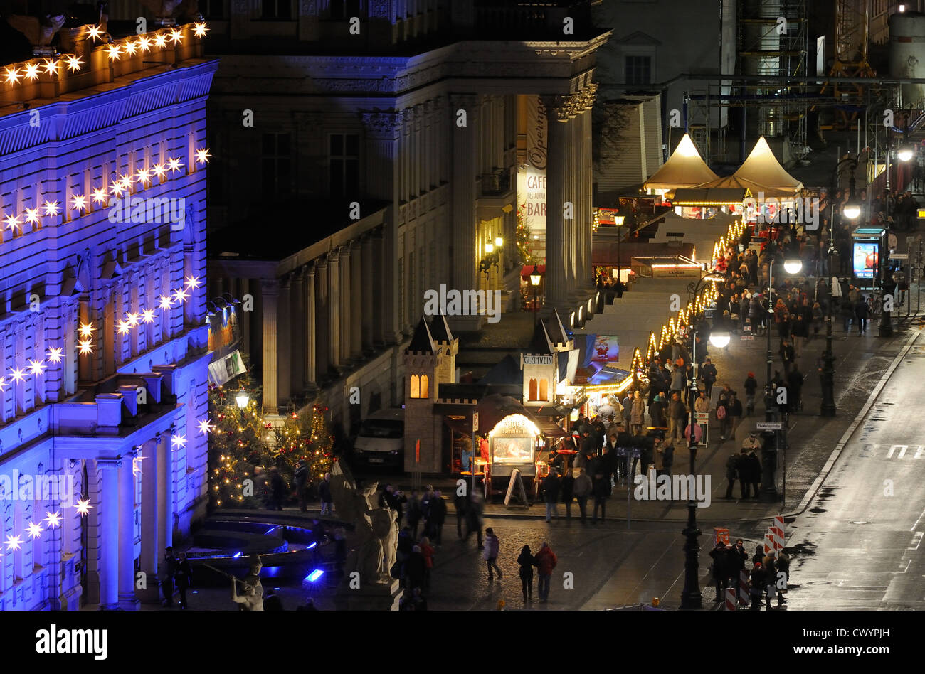 Marché de Noël à l'Opernpalais, Unter den Linden, Berlin, Allemagne Banque D'Images