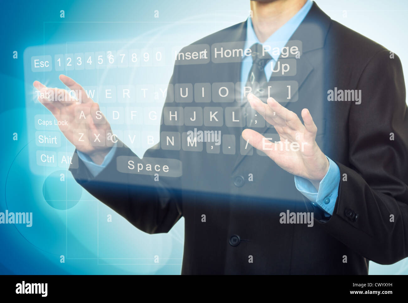 Businessman mains pousser un bouton sur un écran tactile, clavier virtuel Banque D'Images