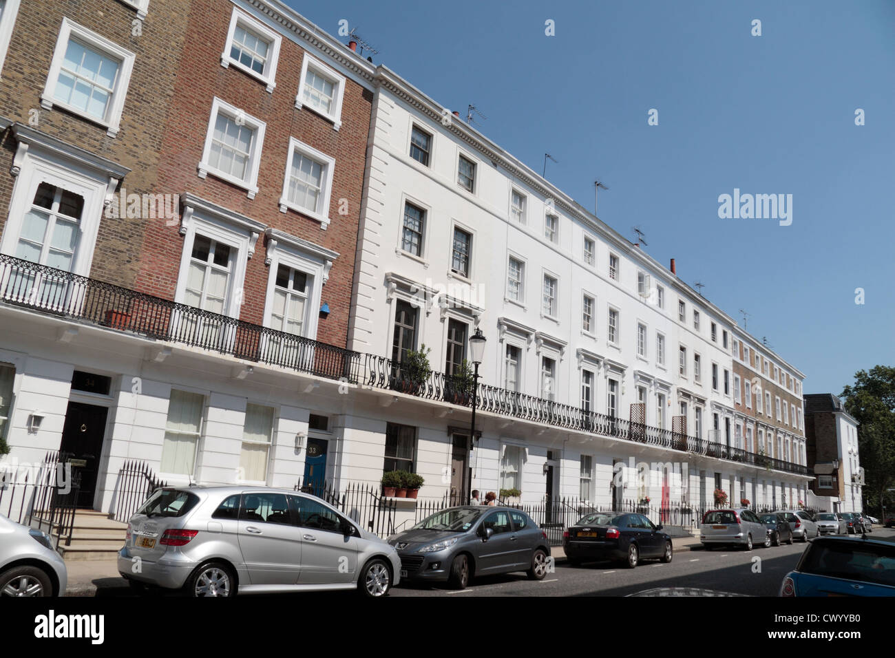 Vue générale des propriétés sur Royal Avenue, London, SW3, Angleterre, Royaume-Uni. Banque D'Images