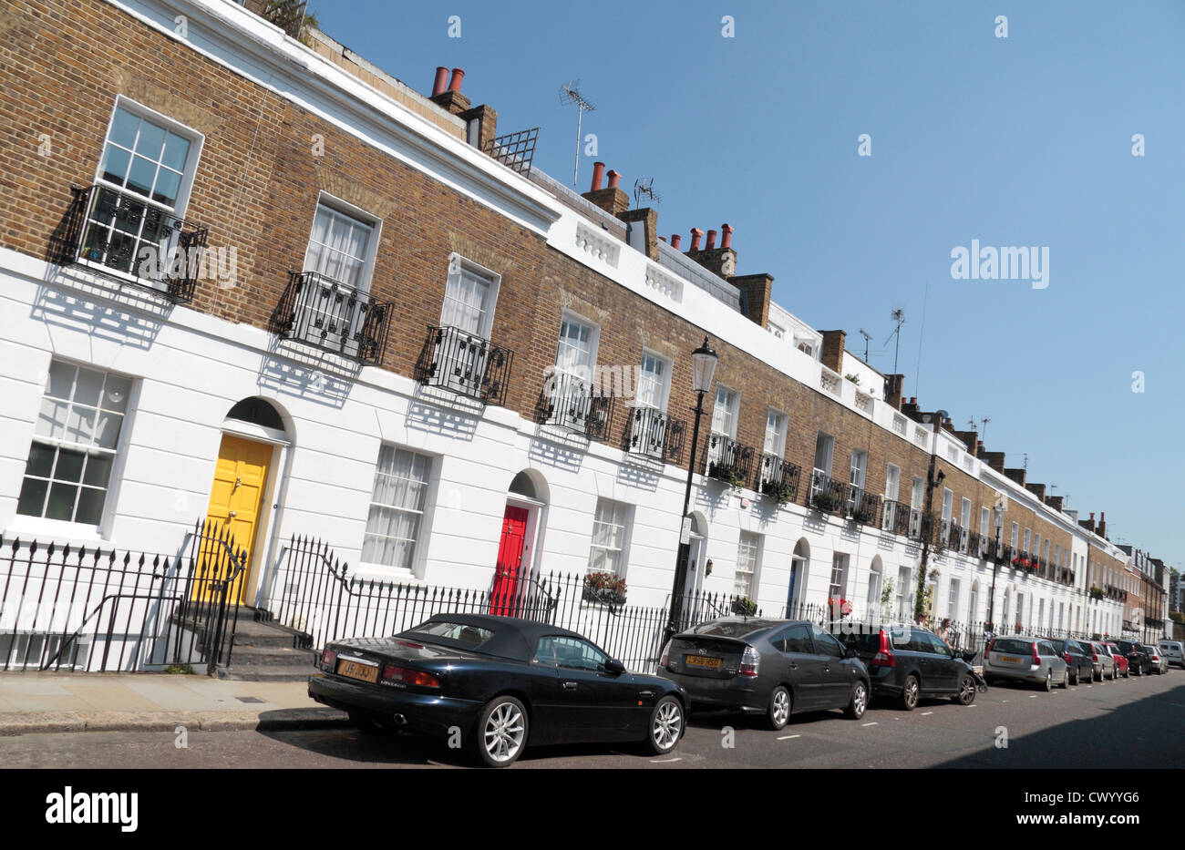 Vue générale de l'histoire deux propriétés en terrasses le long de la rue Shawfield, Chelsea, London, SW3, au Royaume-Uni. Banque D'Images