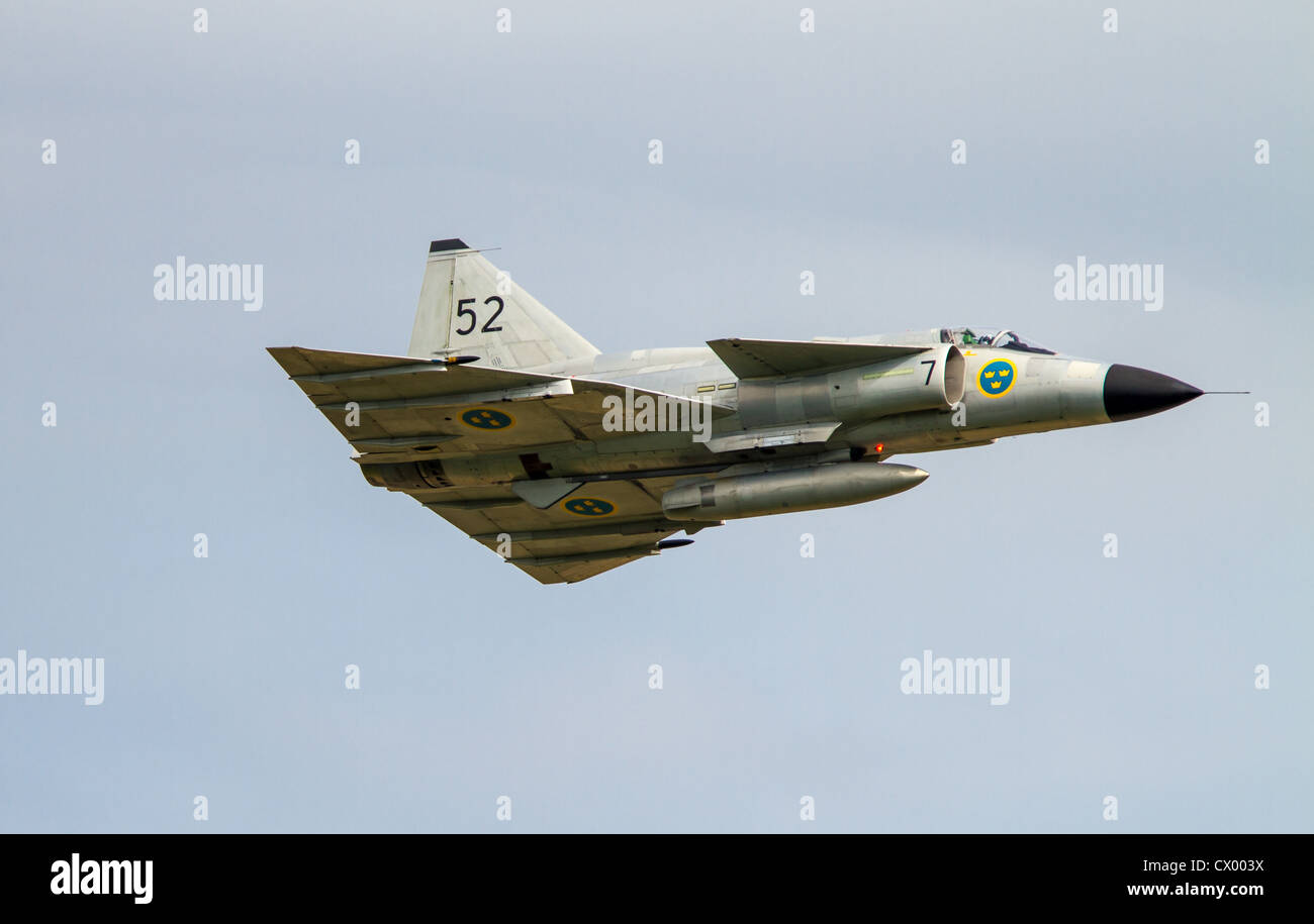 Le Saab 37 viggen est un siège unique, un seul moteur, de courte à moyenne portée des avions d'attaque et de chasse Banque D'Images