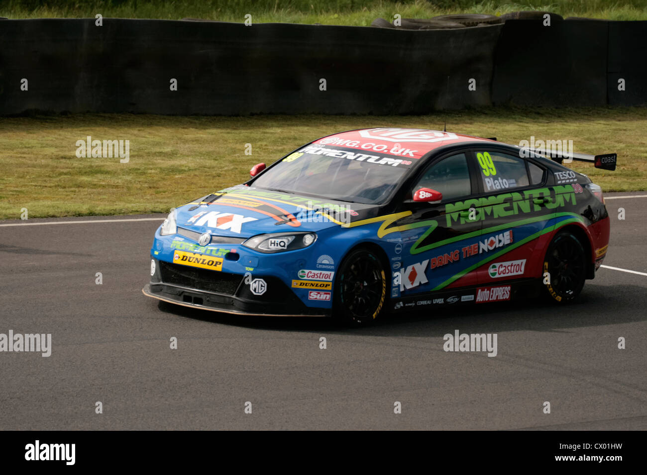 Jason Plato, au volant de sa mg pour les MG KX Racing Team. L'élan British Touring Car Championship, le circuit de course de Knockhill 2012 Banque D'Images