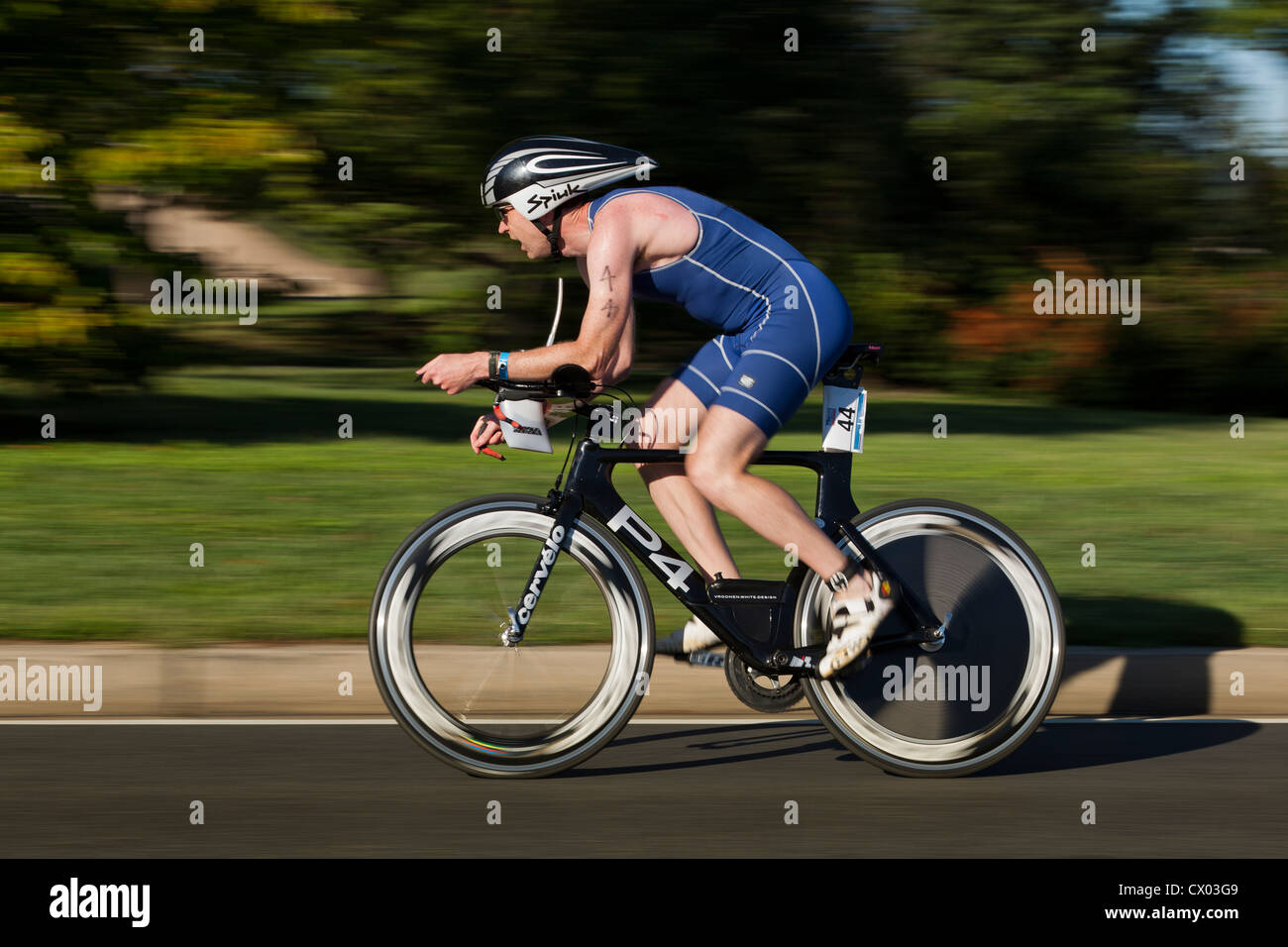 Course cycliste dans une course de VTT - USA Banque D'Images