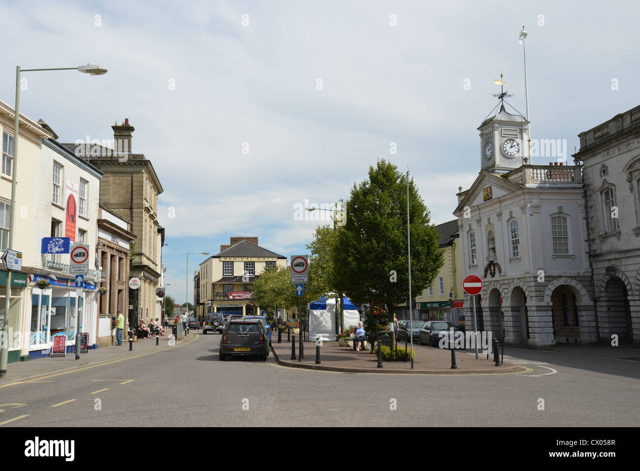 Le Square, rue Large, Salcombe, Devon, Angleterre, Royaume-Uni Banque D'Images