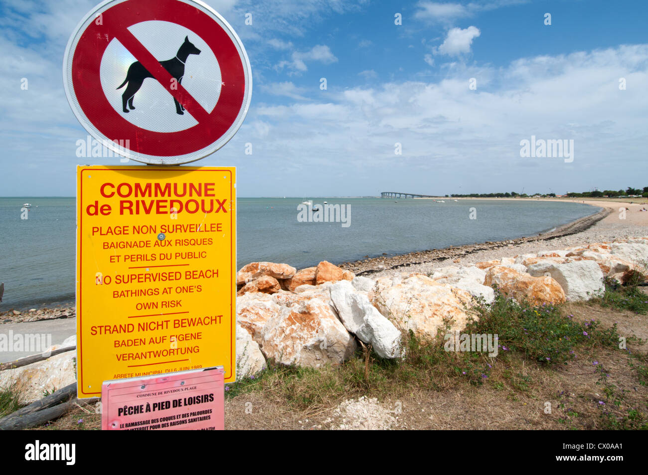 Chiens non admis sur la plage de Rivedoux, Île de Ré, Charente-Maritime,  Poitou-Charentes, France Photo Stock - Alamy