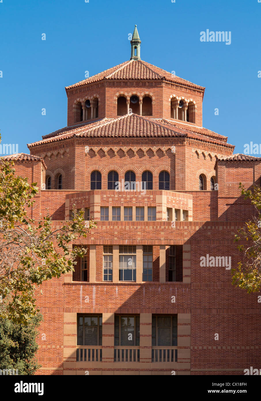 LOS ANGELES, CALIFORNIE, USA - Powell Library à l'UCLA. Banque D'Images