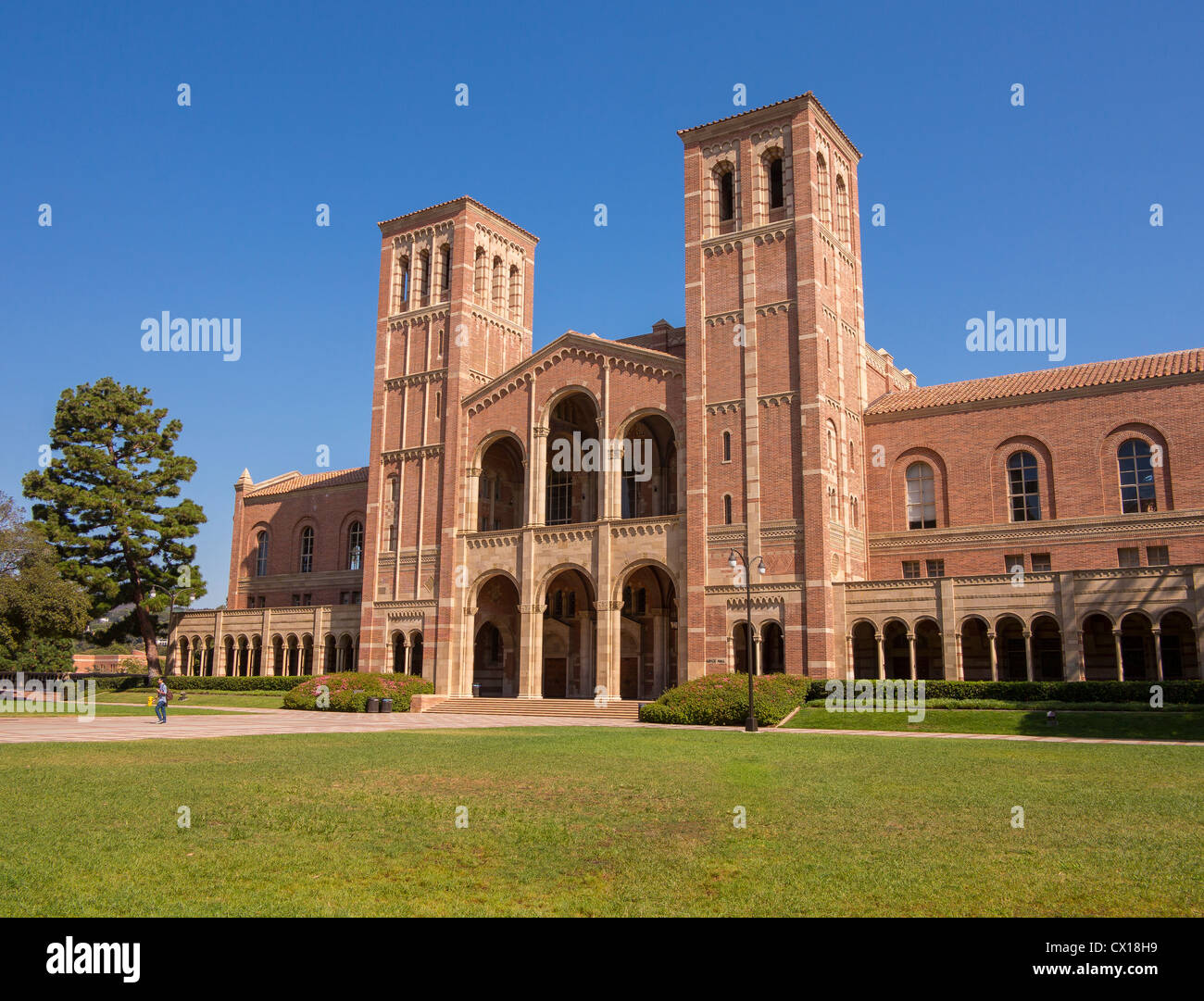 LOS ANGELES, CALIFORNIE, USA - Royce Hall, le campus de l'UCLA. Banque D'Images