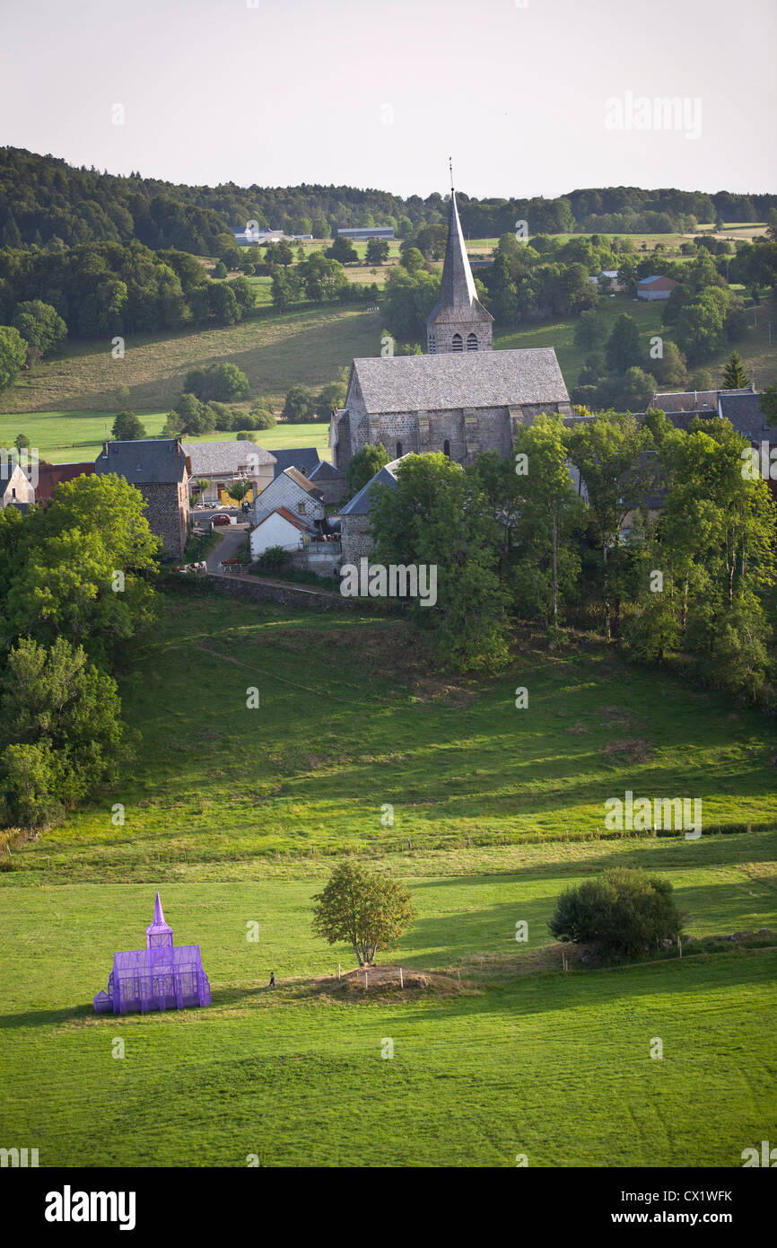 Les travaux de Land Art "double emploi", faite par François Tilly, l'artiste plasticien français (Puy-de-Dôme - Auvergne - France). Banque D'Images