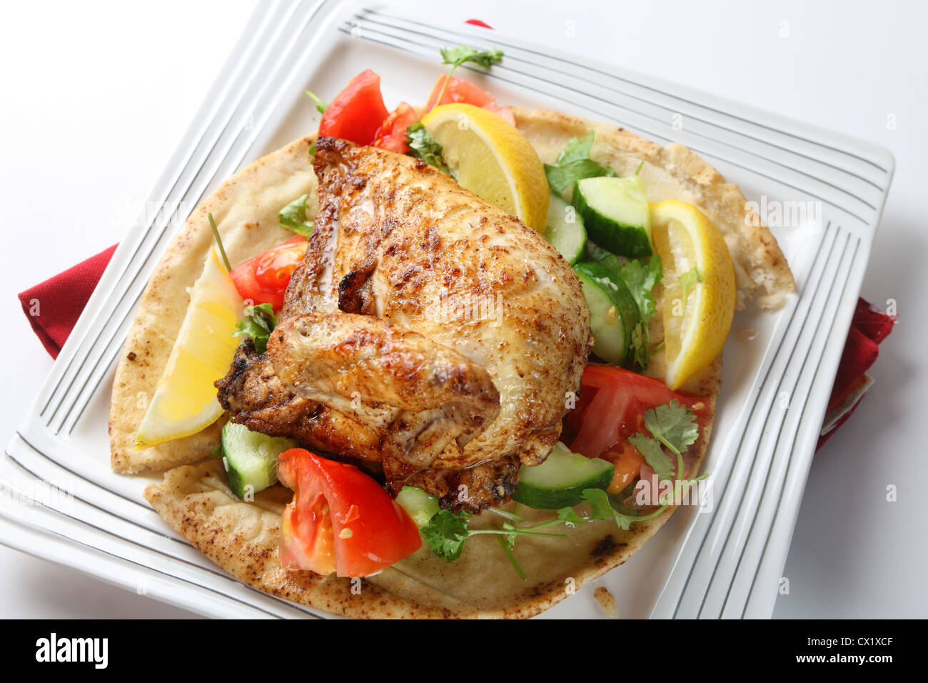 La mi-est du poulet barbecue de style, populaire en Israël et le monde arabe Banque D'Images