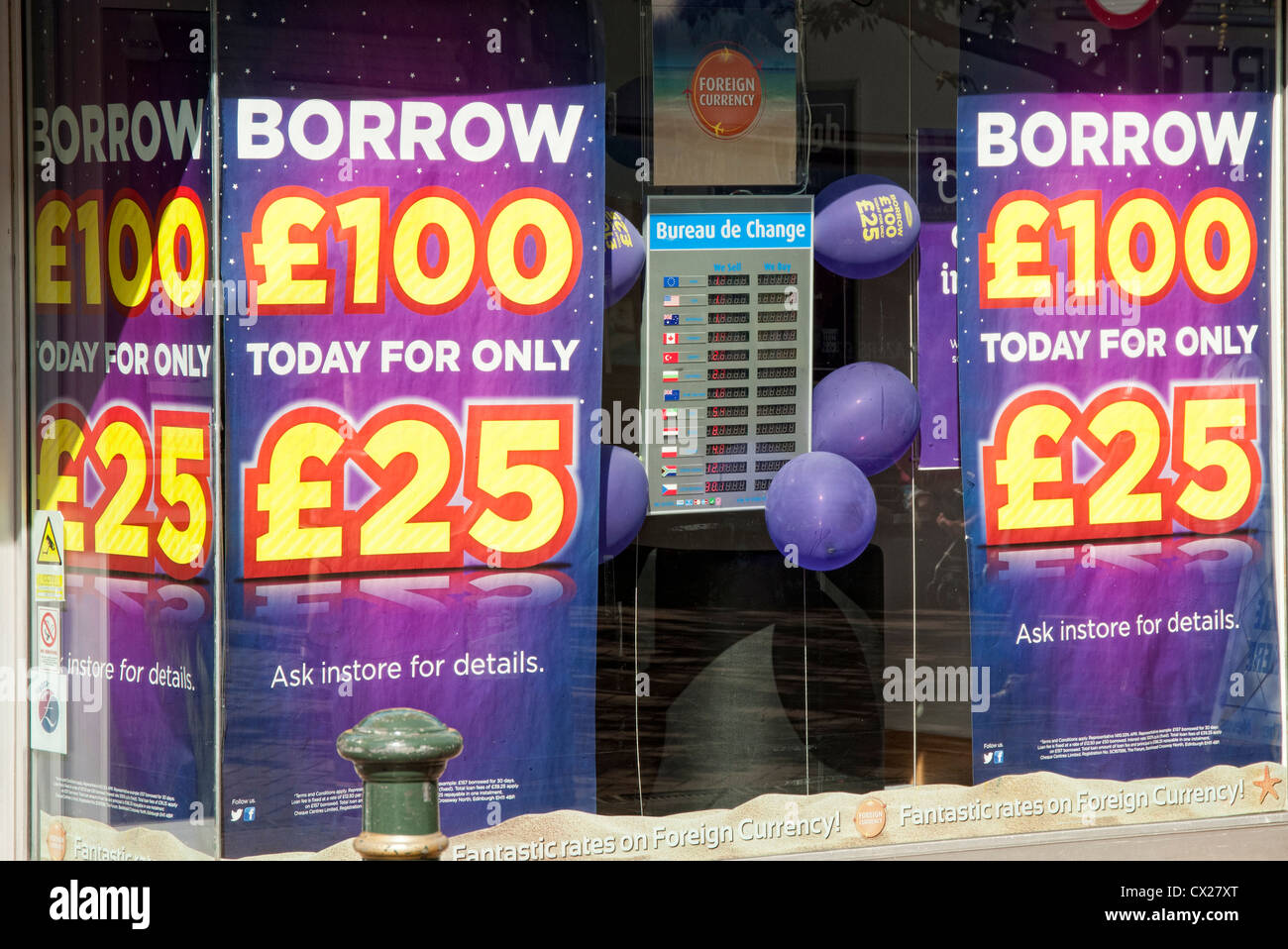 Emprunter de l'argent bureau de change Banque D'Images